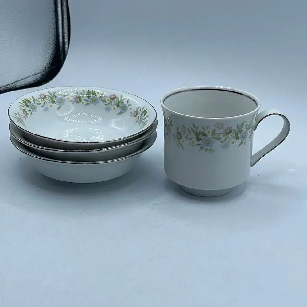 Johann Haviland Forever Spring 3 berry dessert bowls 1 cup.